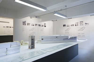 Blick in die Ausstellung "Álvaro Siza: Von der Linie zum Raum" im aut