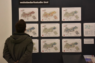 Ausstellungseröffnung "geld . macht . raum" am 7. November 2025