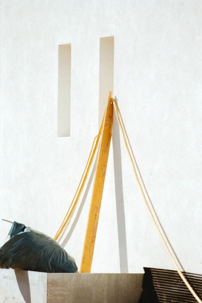 Krater Fajan, Installation „Viel TamTam um Nichts“,  Symbolbild