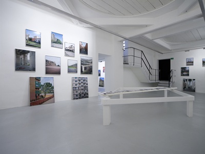 Blick in die Ausstellung "Italomodern" im aut