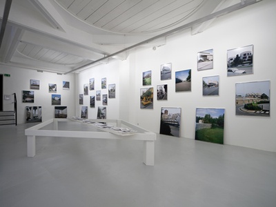 Blick in die Ausstellung "Italomodern" im aut