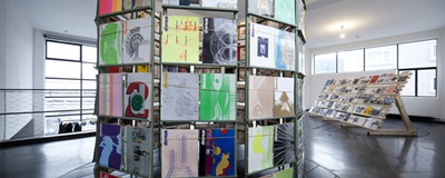 Blick in die Ausstellung "Italomodern" im aut