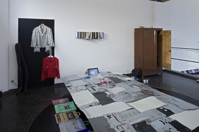 Blick in die Ausstellung "Thomas Eisl: Von Haus aus"