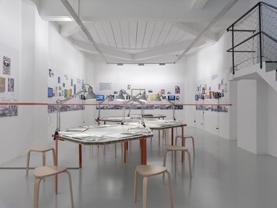 Blick in die Ausstelllung "Widerstand und Wandel. Über die 1970er-Jahre in Tirol" im aut