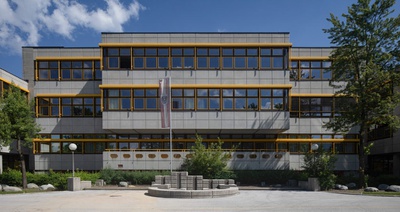 Team A Graz (Franz Cziharz, Dietrich Ecker, Herbert Missoni, Jörg Wallmüller), Doppelhauptschule, St. Johann in Tirol, 1974 – 79