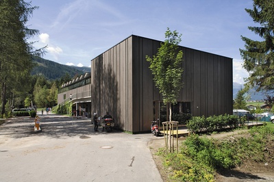 Anerkennung des Landes Tirol für Neues Bauen 2008: Hauptgebäude und Badehaus Natterer See, Natters, 2007–08 (Architektur: Giner + Wucherer)
