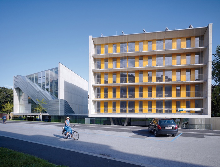 Auszeichnung des Landes Tirol für Neues Bauen 2010: Bischof-Paulus-Heim, Innsbruck, 2006 – 2008 (Architektur: Johannes Wiesflecker)