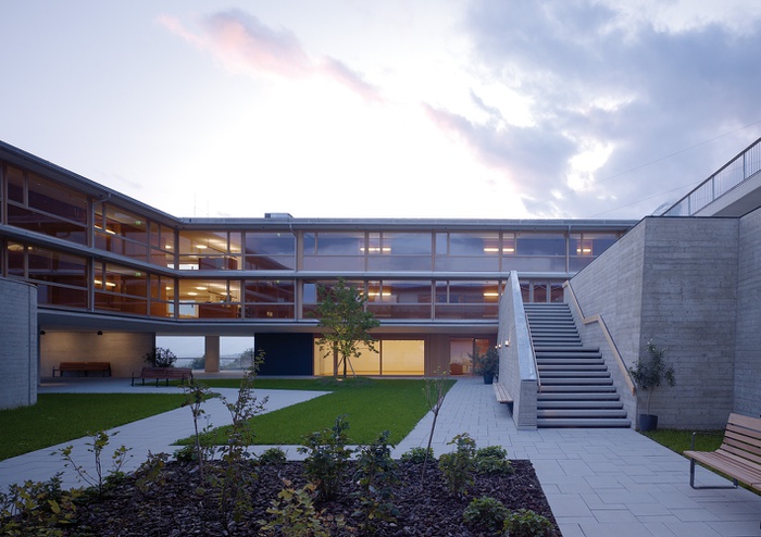 Auszeichnung des Landes Tirol für Neues Bauen 2010: Erweiterung Haus für Senioren, Absam, 2007 – 2008 (Architektur: Hanno Vogl-Fernheim)