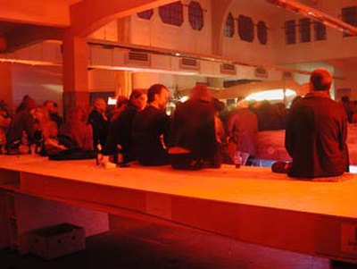 Markthalle mit Fest