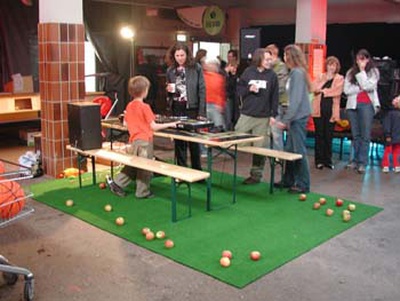 Marktplatz Architektur mit convoi Bar