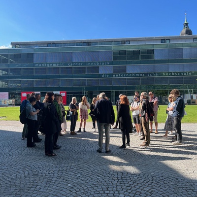 "Bildungslandschaften neu gedacht" – Eine Bustour mit fasch&fuchs.architekten und Henke Schreieck Architekten