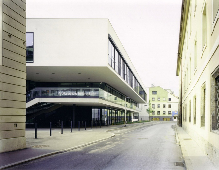 Volksschule und Turnhallen Angerzellgasse, Innsbruck