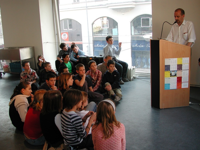 03-Schulklasse Reithmanngymnasium (jpg, ca. 1 MB)