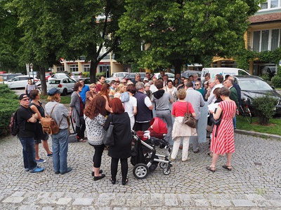 Diskussion am Südtirolerplatz 3