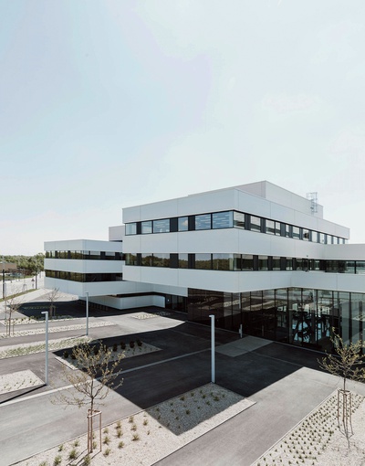 HOE Hoerbiger Firmengebäude, Wien 22, 2015