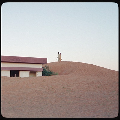 ORTE Filmvorfuehrung_ Beyond Eternity_Filmstill Al Madam village sunken in sand dunes – © Arian Lehner ORTE Filmvorfuehrung_ Beyond Eternity_Filmstill Al Madam village sunken in sand dunes