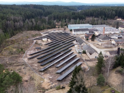 ORTE Exkursion_grunderneuert II_ehemalige Glasfabrik Stoelzle alt-nagelberg2 – © PVTechnologies ORTE Exkursion_grunderneuert II_ehemalige Glasfabrik Stoelzle alt-nagelberg2