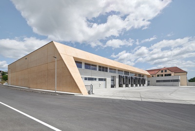 ORTE visite winzer krems loessfarbene betonfassade - teil der landschaft_ krammer – © Andreas Buchberger ORTE visite winzer krems loessfarbene betonfassade - teil der landschaft_ krammer