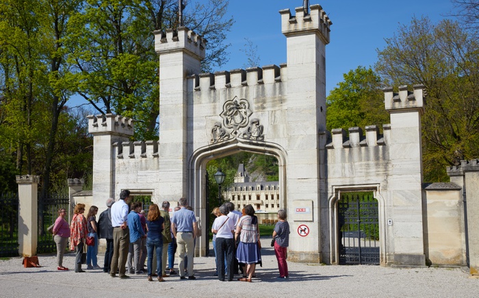 Schloss Hernstein, Architekt Theophil von Hansen