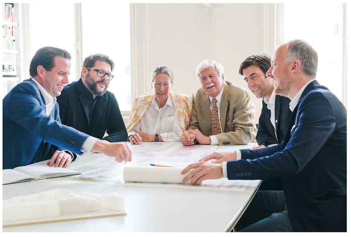 HOPPE Architekten - von links nach rechts: Christian Hoppe, Robert Neumayr, Andrea Hoppe, Diether Hoppe, Thomas Hoppe, Franz Schindler