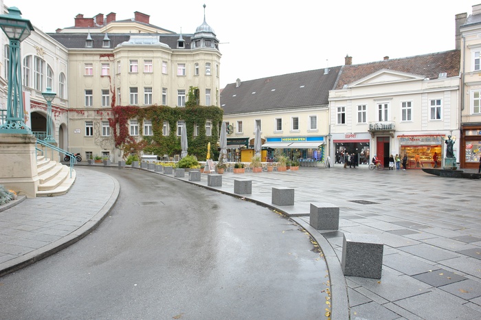 Theaterplatz Baden; Arch: Gerhard Lindner