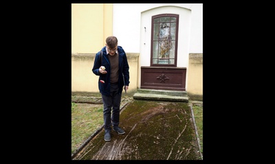 _09 – Rätselhafte Spuren am vermoosten Boden …