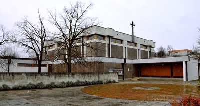 "Südstadt, Pfarrkirche" - Maria Enzersdorf, Arch. Hannes Lintl und Gerhard Düh, 1970 – © Reinhard Seiß "Südstadt, Pfarrkirche" - Maria Enzersdorf, Arch. Hannes Lintl und Gerhard Düh, 1970
