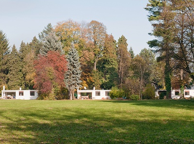 Schlosspark Seebenstein, Architekt: Harry Glück – Foto: Hertha Hurnaus