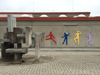 Horn im GEHspräch – © Hans Rasch Schule, Architekt: Johann Haidl (Sanierung, 2007); Foto: © Dominik Scheuch, YEWO LANDSCAPES-GRAPHICS-DESIGNLAB, 2015 Horn im GEHspräch