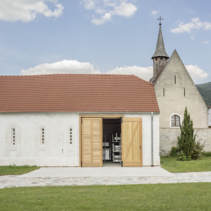 Pfarrstadel und Pfarrkirche Mitterarnsdorf