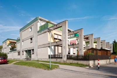 Wohnen Morgen - Hollabrunn, Arch. Ottokar Uhl, Joseph P. Weber; 1976