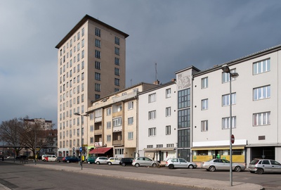 Wohnbau Bahnhofplatz - Krems, Arch. Franz Sturm, Heinz Rollig; 1959