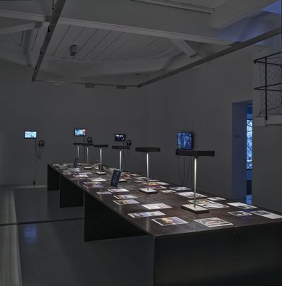 Blick in die Ausstellung "Hans-Walter Müller: Ich habe die Schwerkraft schon verlassen"