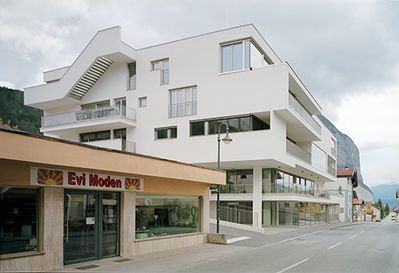 Wohn- und Geschäftshaus, Zirl