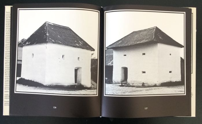 "Naive Architektur in Niederösterreich" (1977)   S.126/127 Kornkasten in Patzmannsdorf