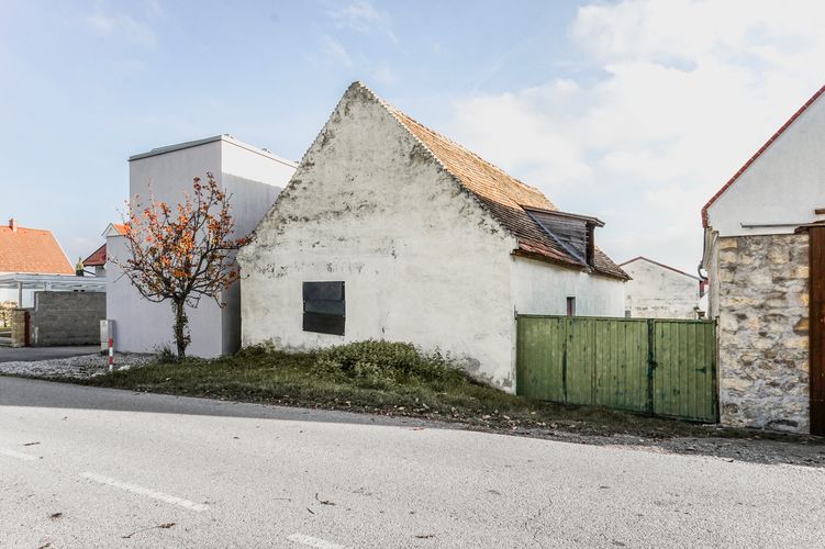 ORTE_Ausstellung_Haus Hof Dorf_ Wulkaprodersdorf polar+