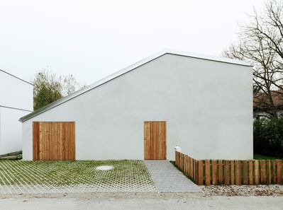 Karin Triendl: Haus in Bisamberg