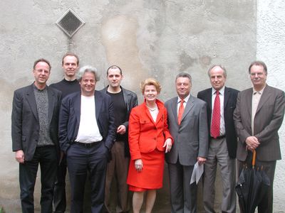 The architects and the builder-owners (von li. nach re. Erich Wucherer, Thomas Giner, Rainer ­Köberl, Andreas Pfeifer, Hilde Zach (mayoress of Innsbruck), Christian Karl (IIG), Helmut Rofner (IIG), Johann Newerkla (IIG))