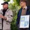 _01 – Architekt Martin Rührnschopf und Landschaftsarchitekt Dominik Scheuch begrüßen zum GEHspräch in Auersthal und fordert uns auf, Spuren zu hinterlassen …