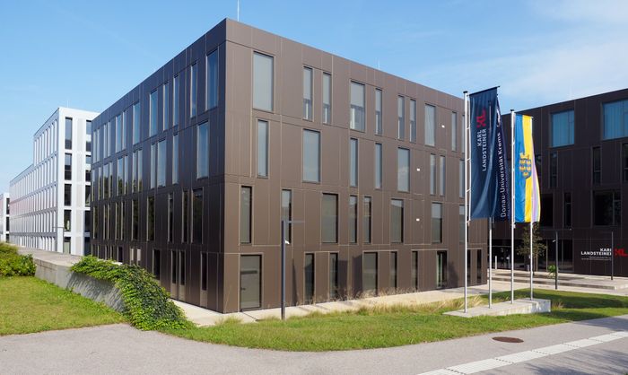 Campus Krems, Karl Landsteiner Privatuniversität von DMAA