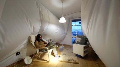 Numen / For Use: Collapsing Room, Installation im aut