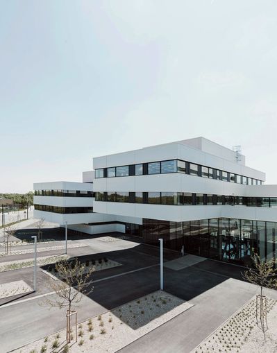 HOE Hoerbiger Firmengebäude, Wien 22, 2015