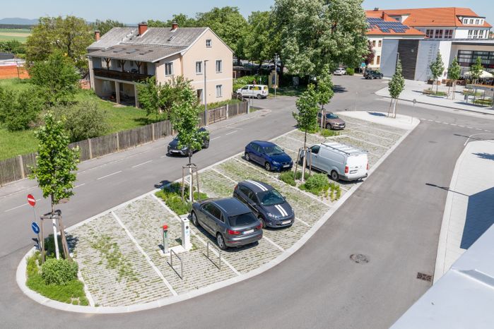 Lanzenkirchen entsiegelter Parkplatz
