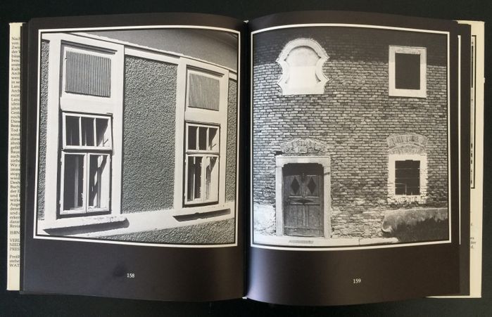 "Naive Architektur in Niederösterreich" (1977)   S.158 Putzfassade in Markersdorf  S.159 Putzfassade mit Sichtziegelmauerwerk in Au